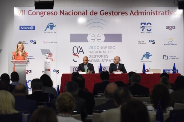 LA COMUNIDAD PROMUEVE LA EXCLENCIA Y LA INNOVACIÓ EMPRESARIAL