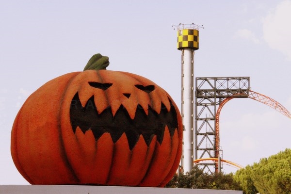 HALLOWEEN EN EL PARQUE DE ATRACCIONES