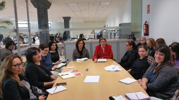 Higueras se reúne con la Mesa de Gitanas por la Igualdad