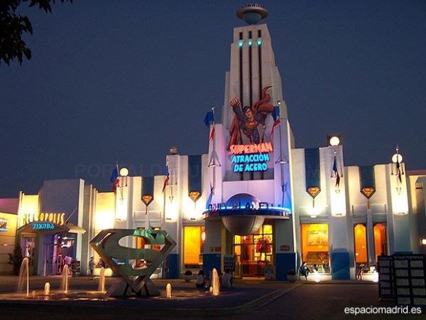 Los Superheroes inauguran la temporada 2016 en Parque Warner Madrid