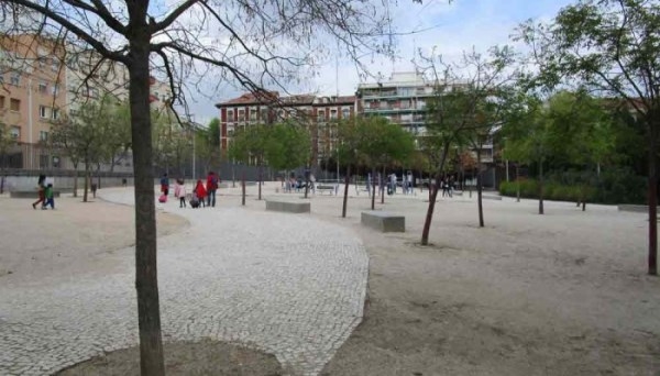El Ayuntamiento renovará 33 áreas de juegos infantiles en todos los distritos