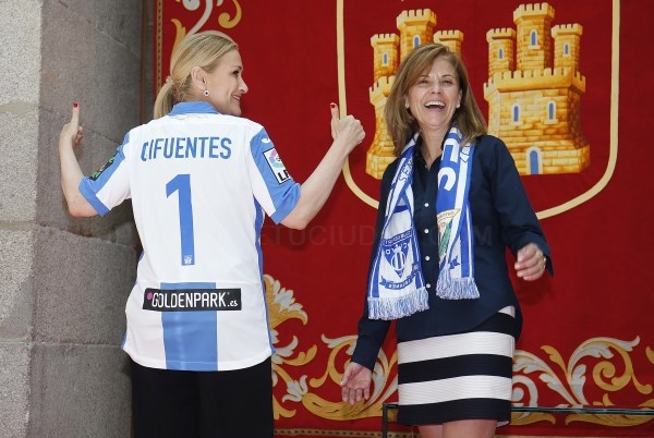 La presidenta de la Comunidad de Madrid, Cristina Cifuentes, recibio en la Real Casa de Correos, al Club Deportivo Leganés