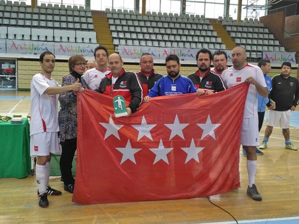 Los futbolistas madrileños Pro Salud Mental, terceros en el torneo nacional Miguel Acosta