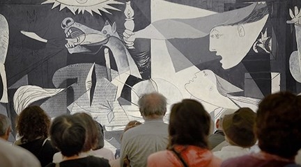 Danza alrededor del 80 aniversario del Guernica de Picasso, en el Museo Reina Sofía