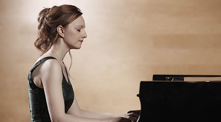 Gala Chaikovski con la pianista Varvara Nepomnyashchaya en los Ciclos de la Filarmónica