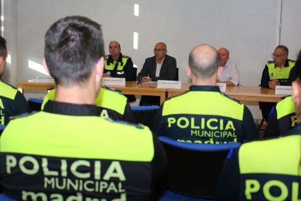 La Policía Municipal denuncia a 207 vehículos de alquiler con conductor y taxis