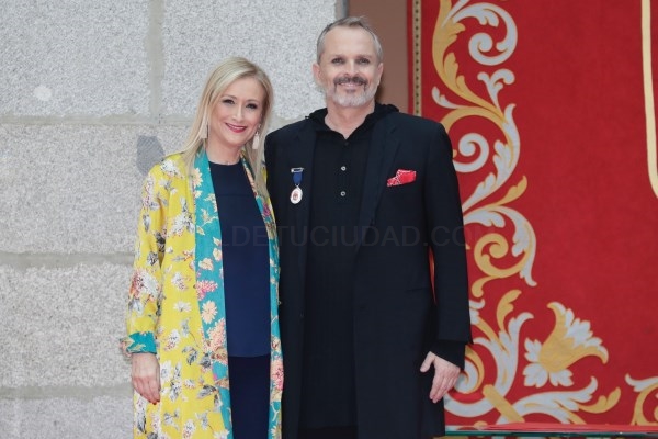 Miguel Bosé recibe la Medalla Internacional de las Artes