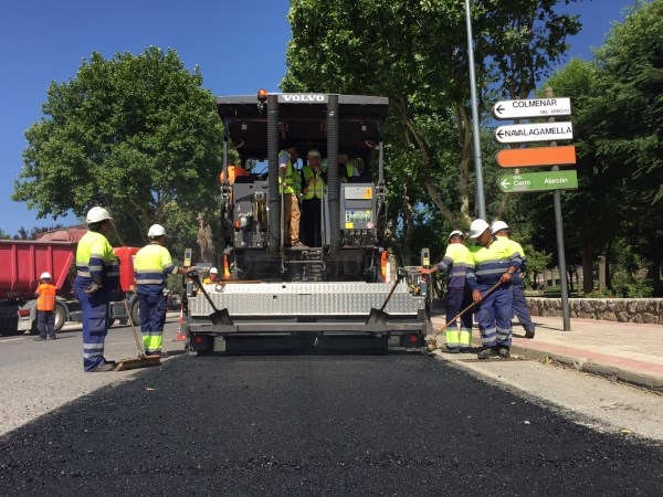 Comienza la campaña estival de mejora y reposición del firme en las carreteras regionales