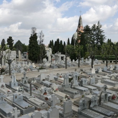 La Empresa Funeraria Municipal y la Policía investigan los actos de vandalismo en La Almudena