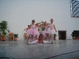 Actuación del taller de Ballet clásico  de la Casa de la Cultura de Salobreña.