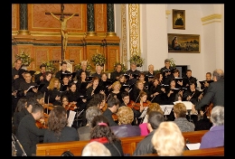 Canto del "STABAT MATER". A cargo del Coro "Omnes Pópuli"