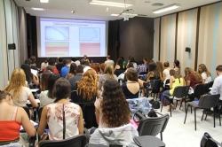Almuñécar acoge un curso de especialización en adaptación de lentes de contacto para corneas irregulares.