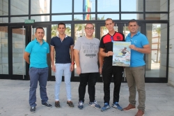 Salobreña amplía su oferta deportiva para la próxima temporada con surf y ciclismo