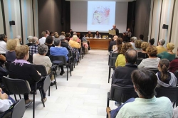 Laura López Zárraga presenta con éxito su libro poemario ilustrado "Paisajes de Mujer"