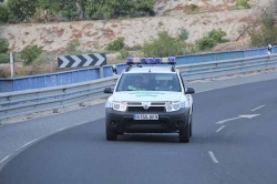 La Policía Local y Guardia Civil de Almuñécar detienen a una persona por la comisión de varios delitos.