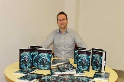 El sexitano José Loma presenta esta tarde su libro "Ultima Batalla: El Señor de las Bestias"