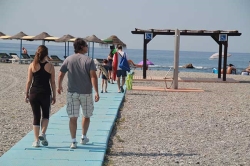Almuñécar pide a la Junta que vuelva a colaborar en el equipamiento y mantenimiento de las playas.