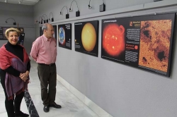 La Casa de la Cultura de Almuñécar acoge una exposición sobre la Tierra y el Universo