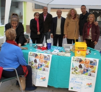 La alcaldesa muestra el respaldo del Ayuntamiento a la asociación ACERCOA