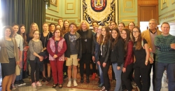 La alcaldesa de Motril recibe en el Ayuntamiento a una decena de alumnos alemanes