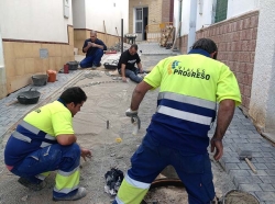 ostelería y restauración junto a la construcción son los sectores que más empleos generan en este trimestre en Almuñécar.