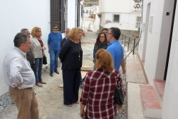 Las calles Granados y La Fuente del anejo de La Garnatilla cambian su imagen