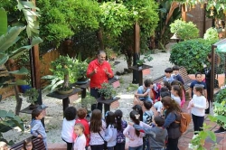 El Jardín Museo del Bonsái de Almuñécar se acerca a los escolares sexitanos con visitas guiadas.