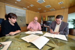 Firma del convenio para la llegada de niños saharáuis a la provincia