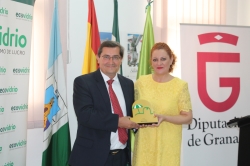 Más de 200 bares de la Costa participan en en una campaña para aumentar el reciclado de vidrio