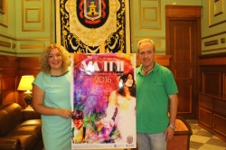 La alcaldesa presenta el cartel y el programa de las Fiestas Patronales en honor a la Virgen de la Cabeza