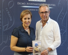 La Casa Condesa acoge desde este viernes la exposición ‘Sentimientos’, de la artista motrileña Sagrario Peramos