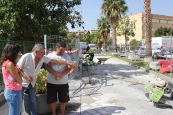 El Ayuntamiento acomete obras de mejora en el cruce de las calles de acceso a los colegios Reina Fabiola y Francisco Mejías