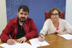 Padres y madres aprenderán a fomentar la autoestima de los alumnos gracias al convenio firmado por la concejalía de Educación con Essentia
