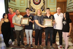 El Ayuntamiento reconoce la trayectoria de los jóvenes deportistas Fernando y Alejandro Ruiz