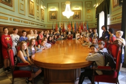 La alcaldesa de Motril recibe en el Ayuntamiento a 39 alumnos alemanes de intercambio con estudiantes del IES Giner de los Ríos