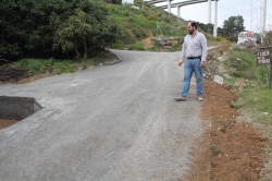 Almuñécar mejora y hormigona el carril junto al Barranco Los Cursos