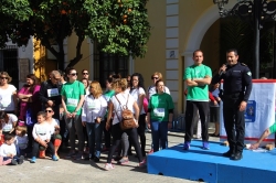 El Colegio La Santa Cruz toma la calle en un acto solidario y deportivo