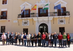 Motril muestra su solidaridad con las víctimas del atentado de Londres con una concentración a las puertas del Ayuntamiento