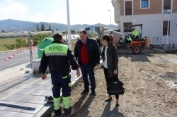 El Ayuntamiento realiza obras de mejora en el solar de entrada a Puntalón y el acceso a Las Ventillas