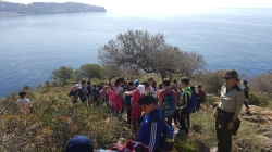 Medio centenar de alumnos del CEIP Virgen de Antigua conocieron el Paraje Natural de Cerro Gordo.