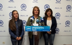 Susana Díaz vino, cual Cristóbal Colón, a descubrir la Costa