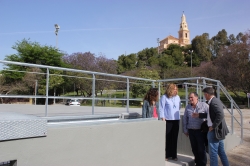 El Ayuntamiento renueva el escenario y la iluminación del entorno del escenario del Parque de los Pueblos de América