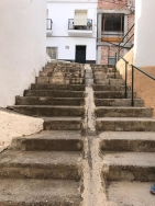 EL PSOE CRITICA EL PÉSIMO ESTADO EN QUE SE ENCUENTRA LA CALLE ACACIAS EN LA HERRADURA.