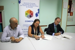 CONECTA, La Caixa y Servicios Sociales seguirán colaborando en el desarrollo de programas de atención integral y promoción de la autonomía personal