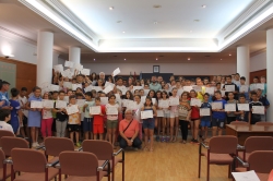 El Ayuntamiento y el Aula Didáctica de LIMDECO reconocen el compromiso con el reciclaje y el medio ambiente de los niños y niñas de primaria