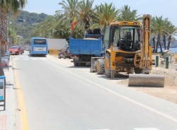 Esta semana se asfaltará el vial de la playa de La Herradura afectado por las obras de canalizaciones.