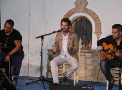 El cantaor flamenco Zarrita se presentó con éxito en Almuñécar en el ciclo “Al fresquito de mi barrio”