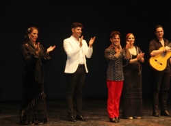 Agustín Barajas cerró en Almuñécar su gira con el espectáculo entre Copla y Flamenco