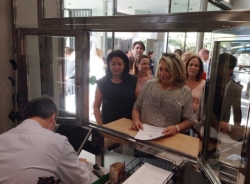 La alcaldesa de Almuñécar exige a Susana Díaz que deje sin efecto la orden que “fuerza” a los ayuntamientos a adelantar el dinero del Servicio de Ayud