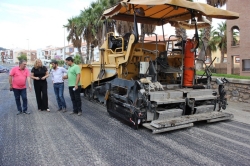 Avanzan a buen ritmo las obras de asfaltado de la Ronda de Poniente